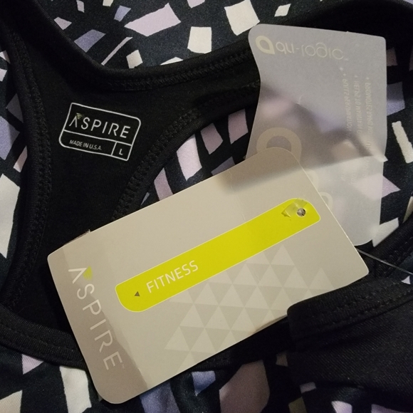 Aspire Racer Back Fitness Wear Size Large New With Tags - Picture 3 of 6